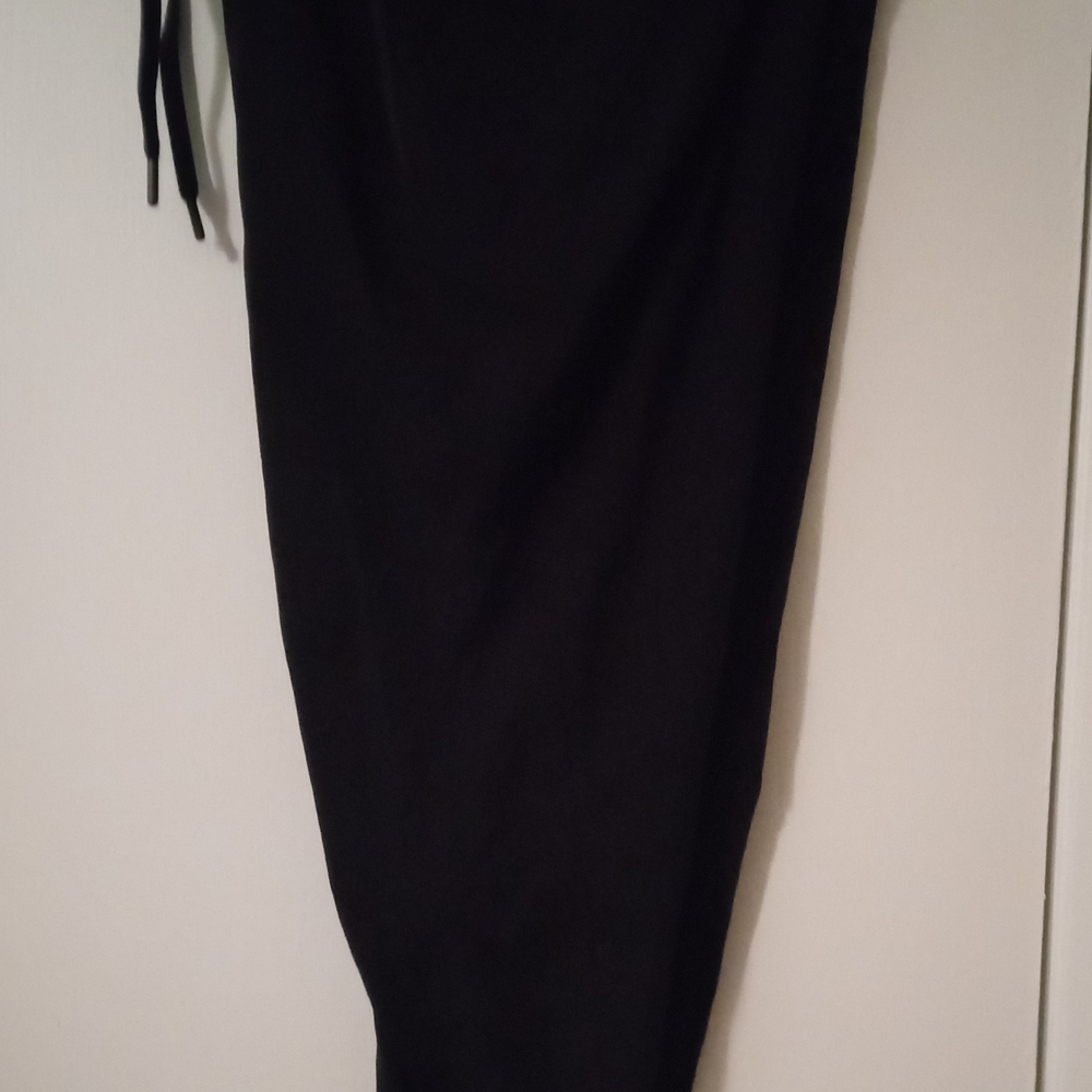 Athleta Women's Elastic Waist Black Capris Size10 - Picture 7 of 7